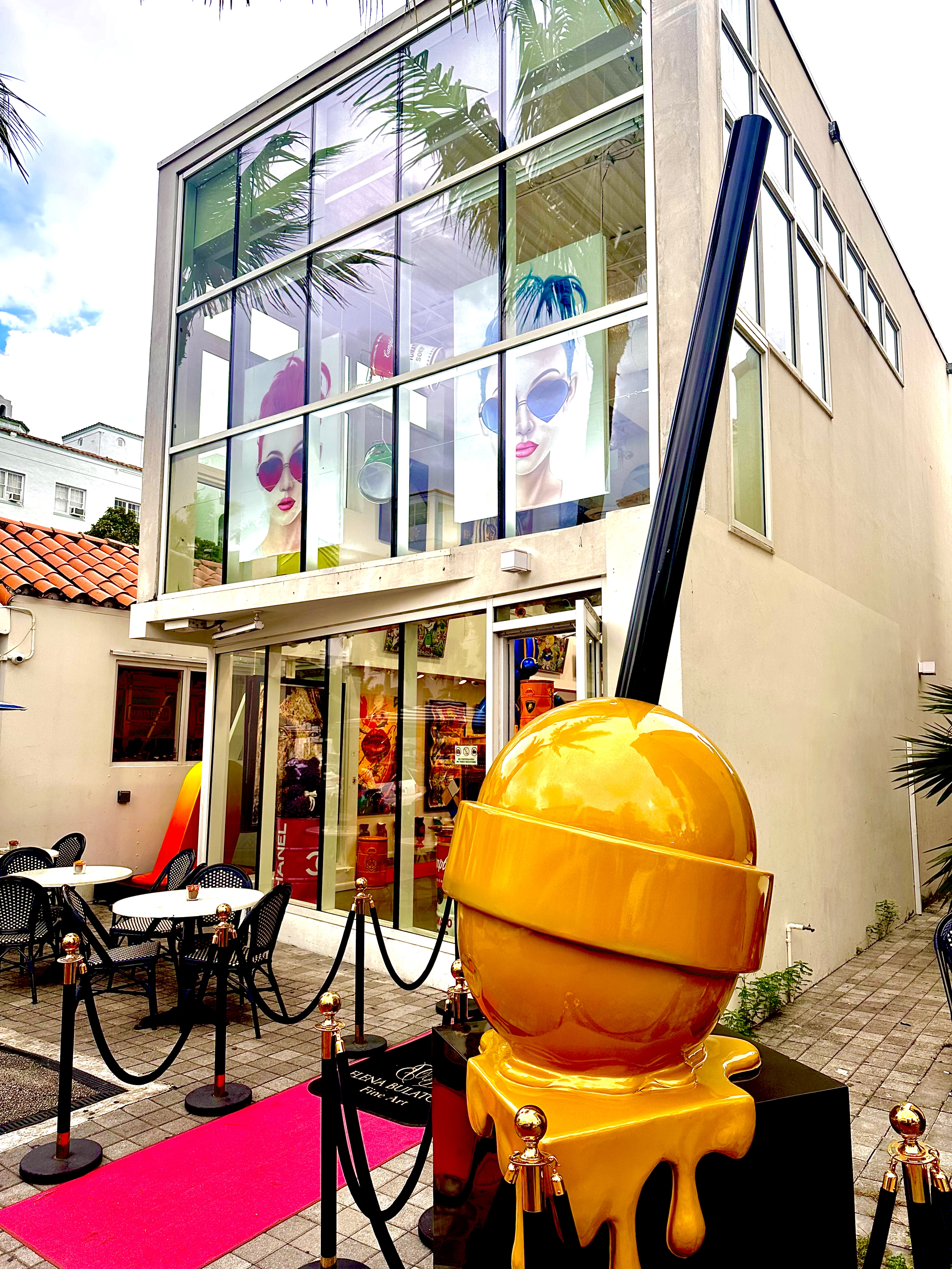 Photo of gold lollipop sculpture